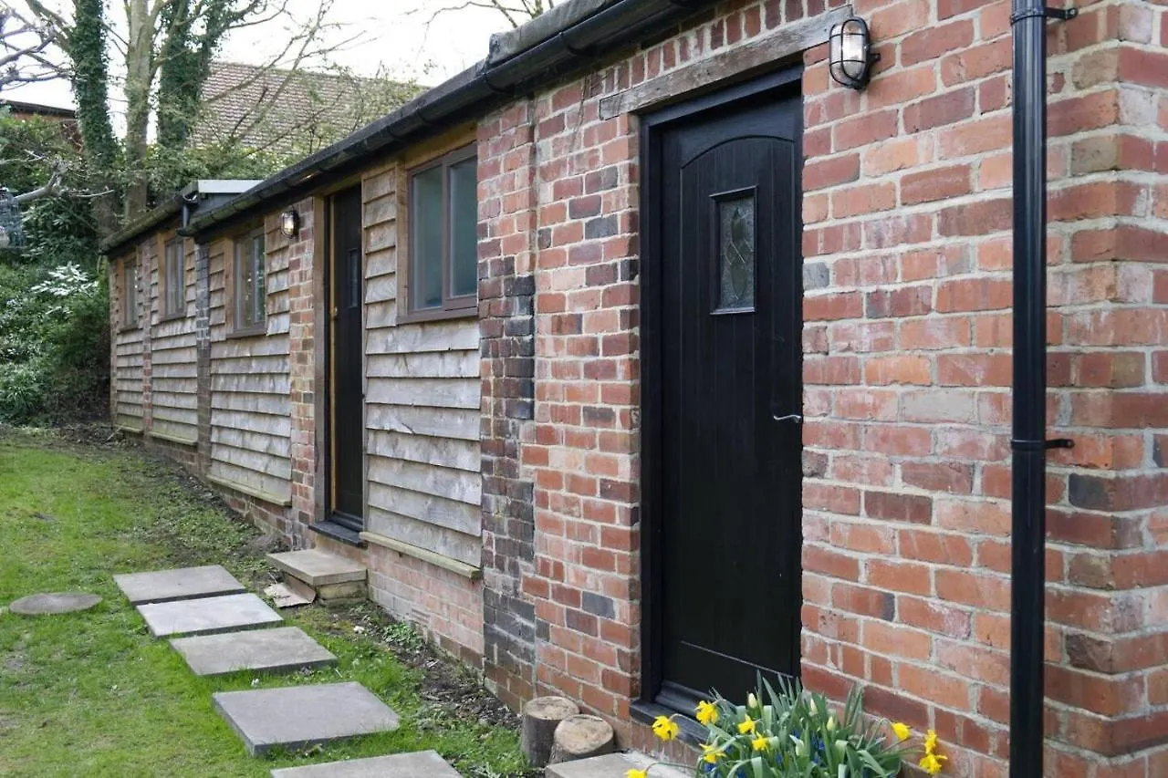 A Quirky Garden Building In An Orchard Villa Ryton  Vakantiehuis Ryton (Tyne and Wear)